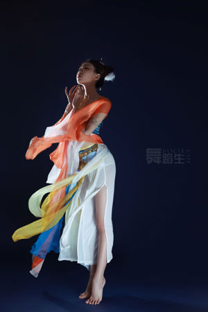 [Carrie Galli] Diário de uma estudante de dança 087 Liu Sitong