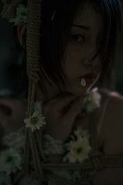 [ネットレッドコーザー写真]Yunxixi-花とロープ