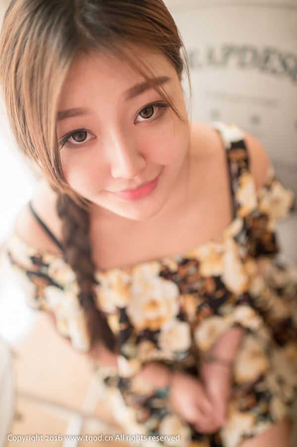 小蝴蝶《治愈系少女 丰胸翘臀》 [推女神TGOD]