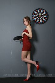 [IESS 奇思趣向] Модель: Ван Пин "Сексуальное красное платье"