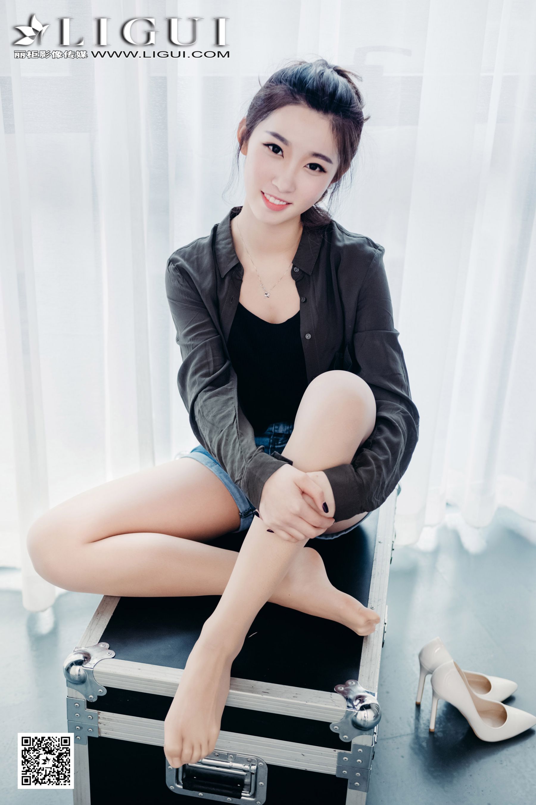 Model Xiao Xiao "Sweet Girl in Hot Pants" [Li Cabinet] Page 3 No.1554e6