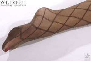 Model Tian Tian "The Temptation of Mesh" [Ligui LiGui] Photo of beautiful legs and jade feet