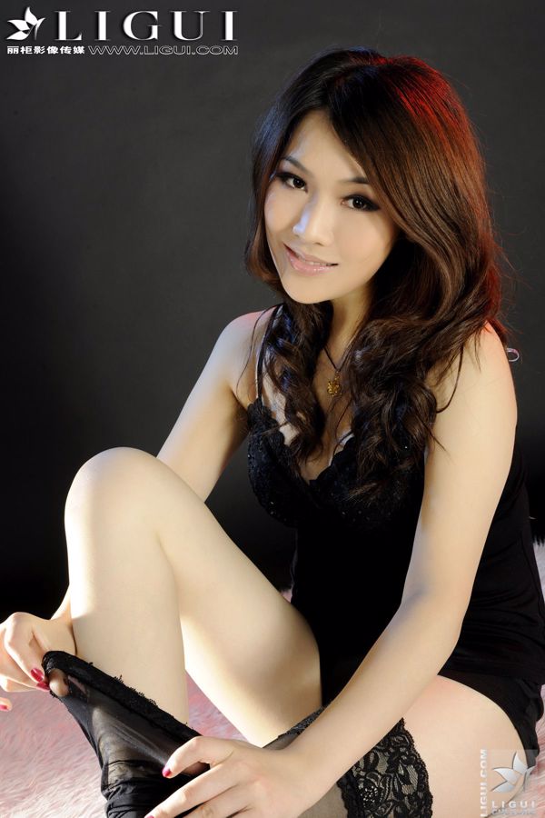 Model Wen Jing „The Temptation of Black Lace” [丽 柜 LiGui] Zdjęcie pięknych nóg i nefrytowych stóp