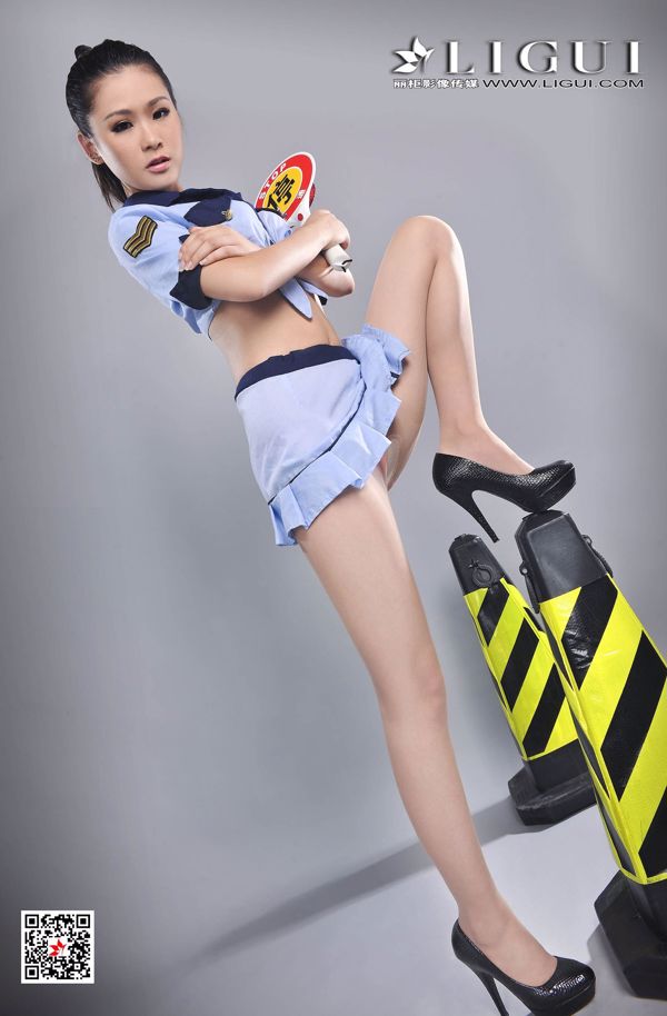 Model kaki Ling Ling "Stoking Seragam dan Kaki Indah" [Ligui Ligui]
