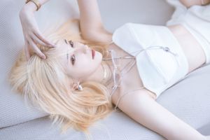 [Net Red COSER Photo] Blogger Anime Nan Tao Momoko - Seragam Putih