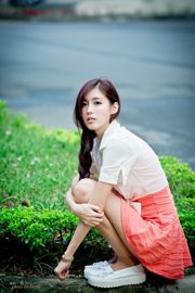Liao Tingling / Kila Jingjing "Street Shooting Pink Dress Series"