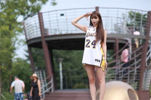 Penembakan di luar "Basketball Suit" gadis manis Li Enhui