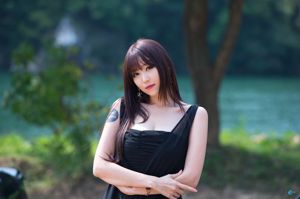 South Korea's best car model Li Erhui "Outdoor Auto Show Sling Dress Series" HD set