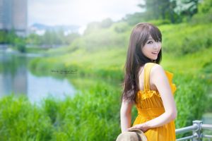 Li Erhui "Outdoor Shooting Temperament Yellow Dress Series"