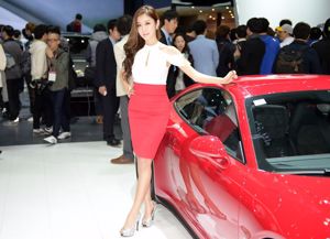 Coleção de fotos do modelo de carro coreano Cui Xingya / Cui Xinger "Série de saia vermelha no salão do automóvel"
